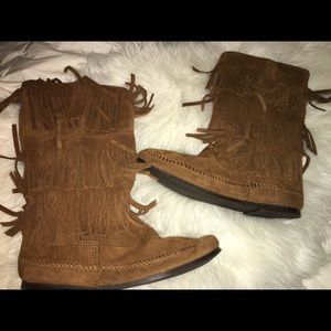 Minnetonka • fringe boots